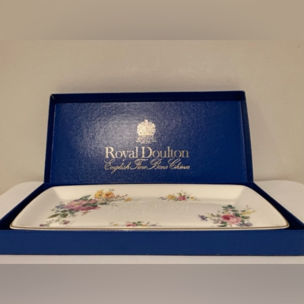 NEW Royal Doulton Arcadia English fine China sandwich tray, floral, gold trim